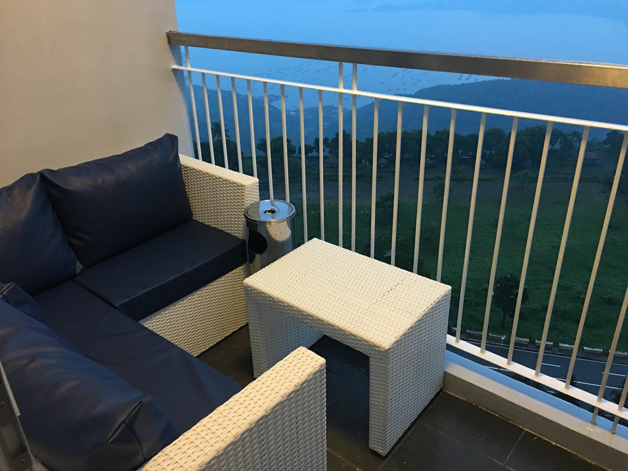 Cozy Staycation Tagaytay At Wind Residences Тагайтай Экстерьер фото